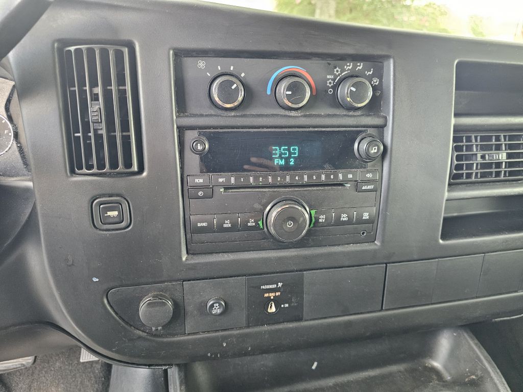 2012 Chevrolet Express Image 15