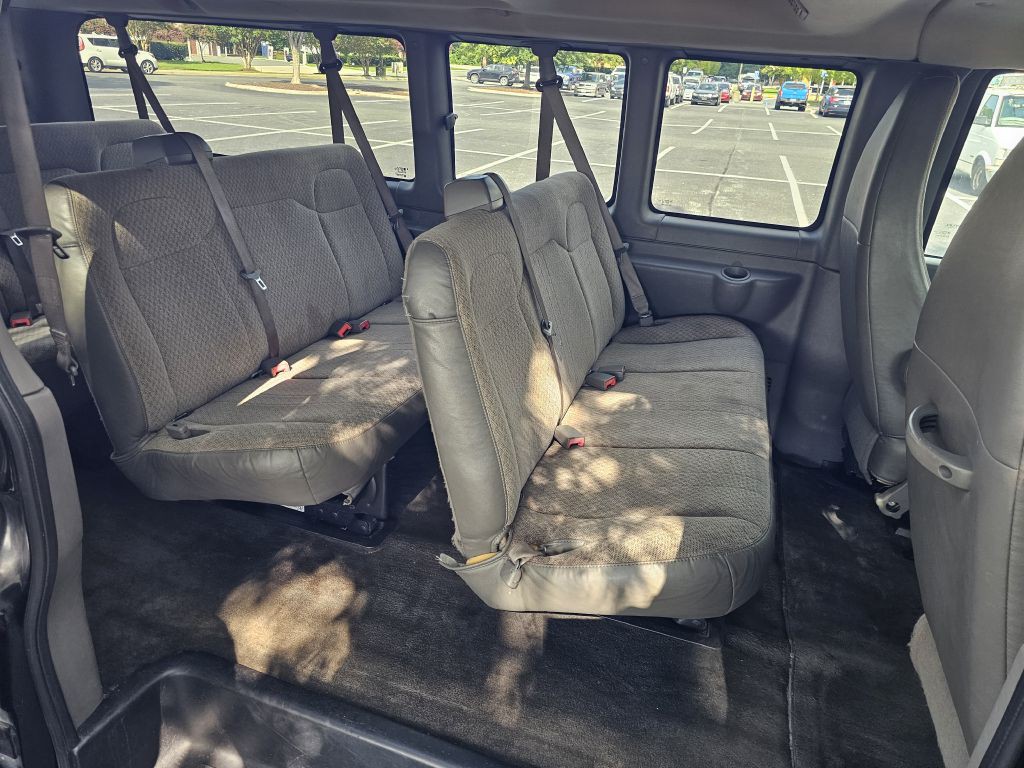 2012 Chevrolet Express Image 18