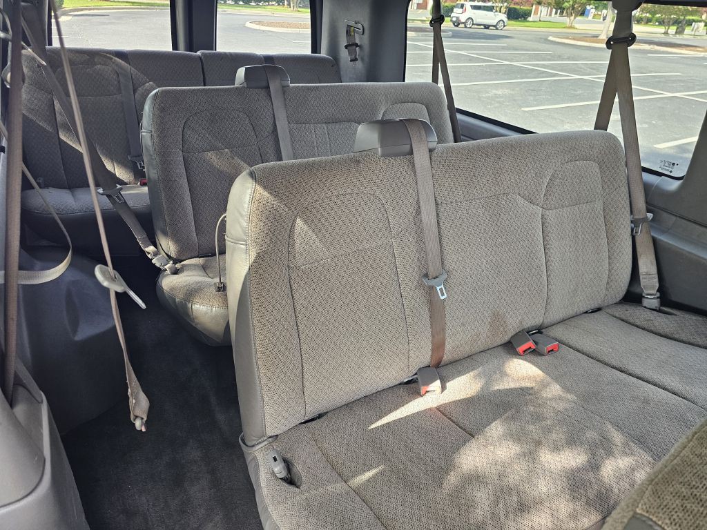 2012 Chevrolet Express Image 19