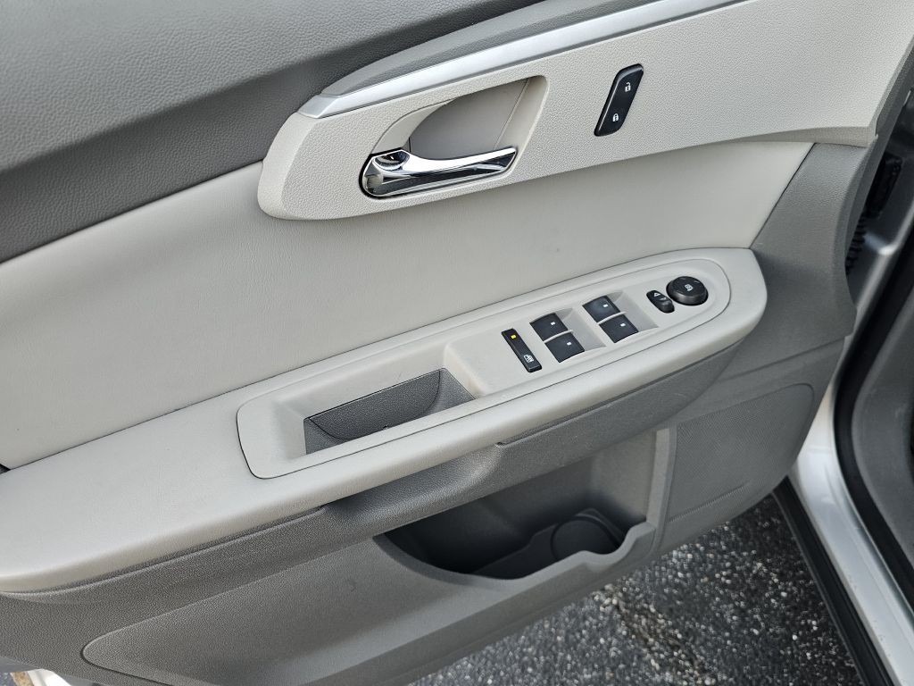 2012 Chevrolet Traverse Image 11
