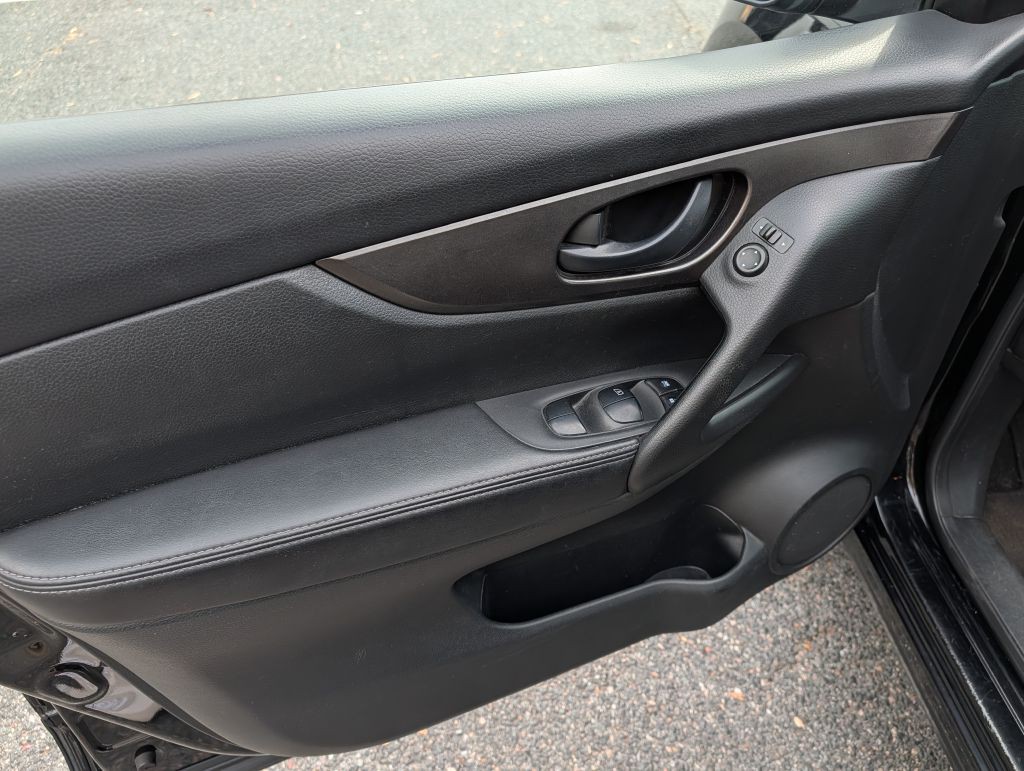 2019 Nissan Rogue Image 11