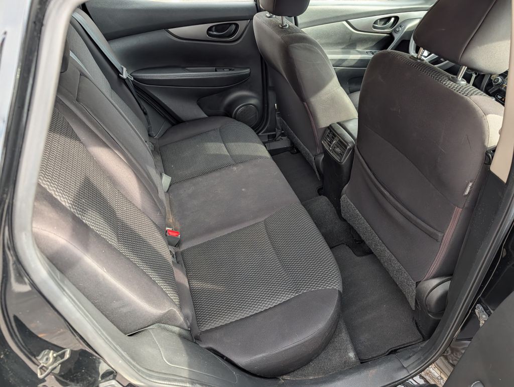 2019 Nissan Rogue Image 18