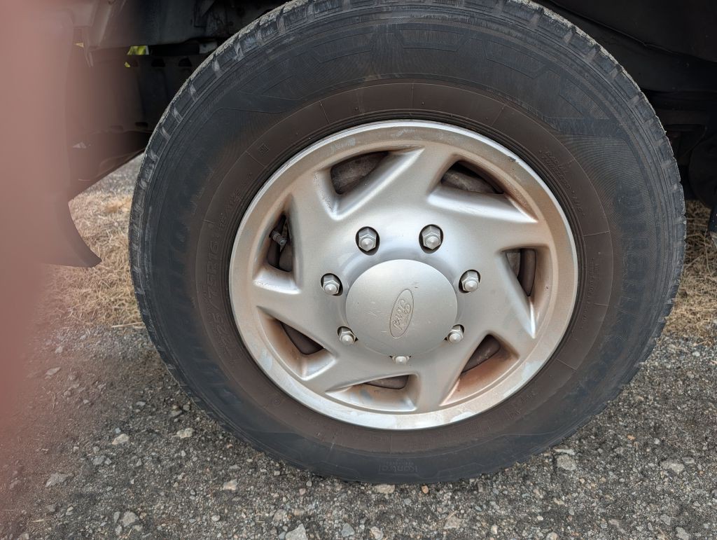 2010 Ford Econoline Image 9