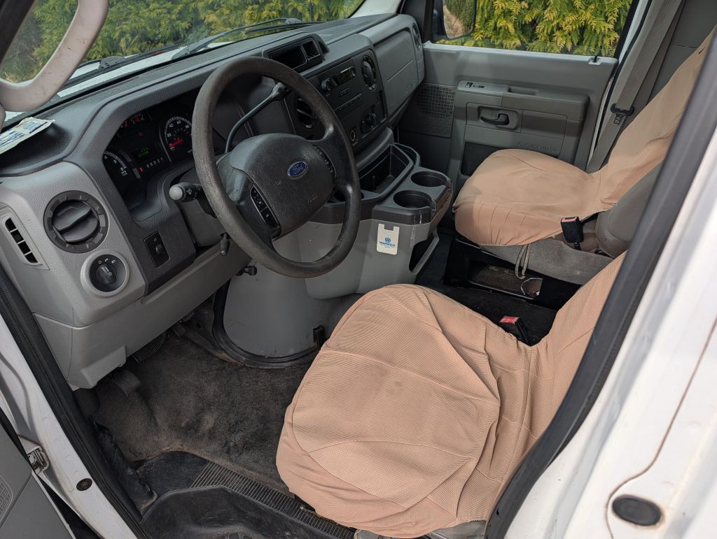 2010 Ford Econoline Image 12