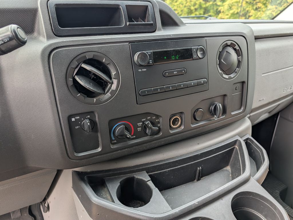 2010 Ford Econoline Image 14