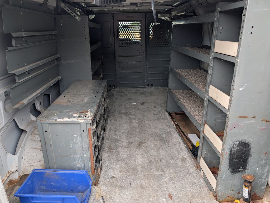 2010 Ford Econoline Image 16