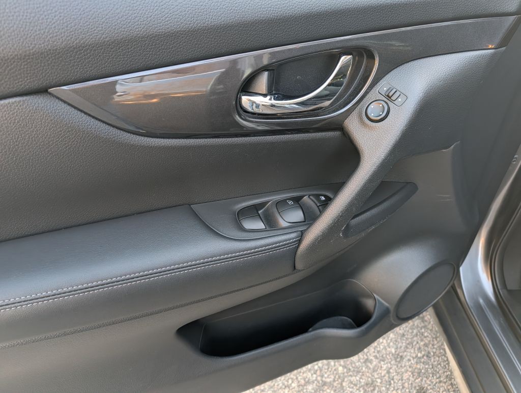 2018 Nissan Rogue Image 11