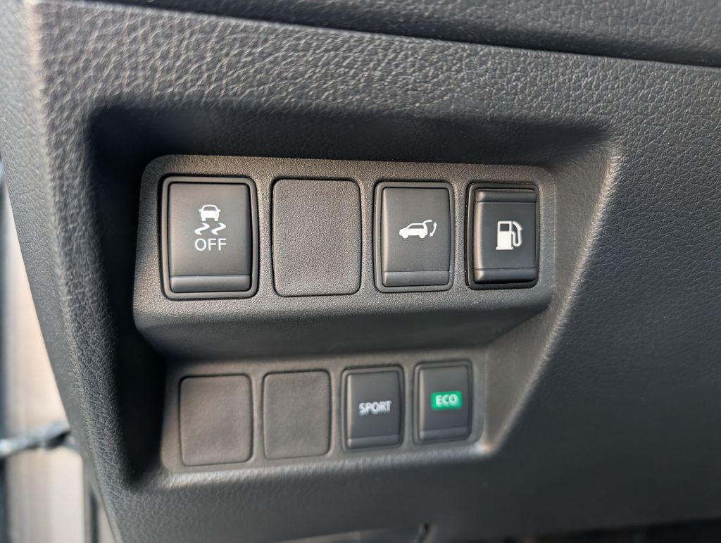 2018 Nissan Rogue Image 14