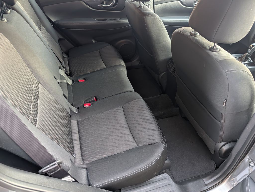 2018 Nissan Rogue Image 21