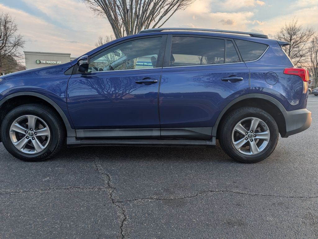 2015 Toyota Rav4 Image 2