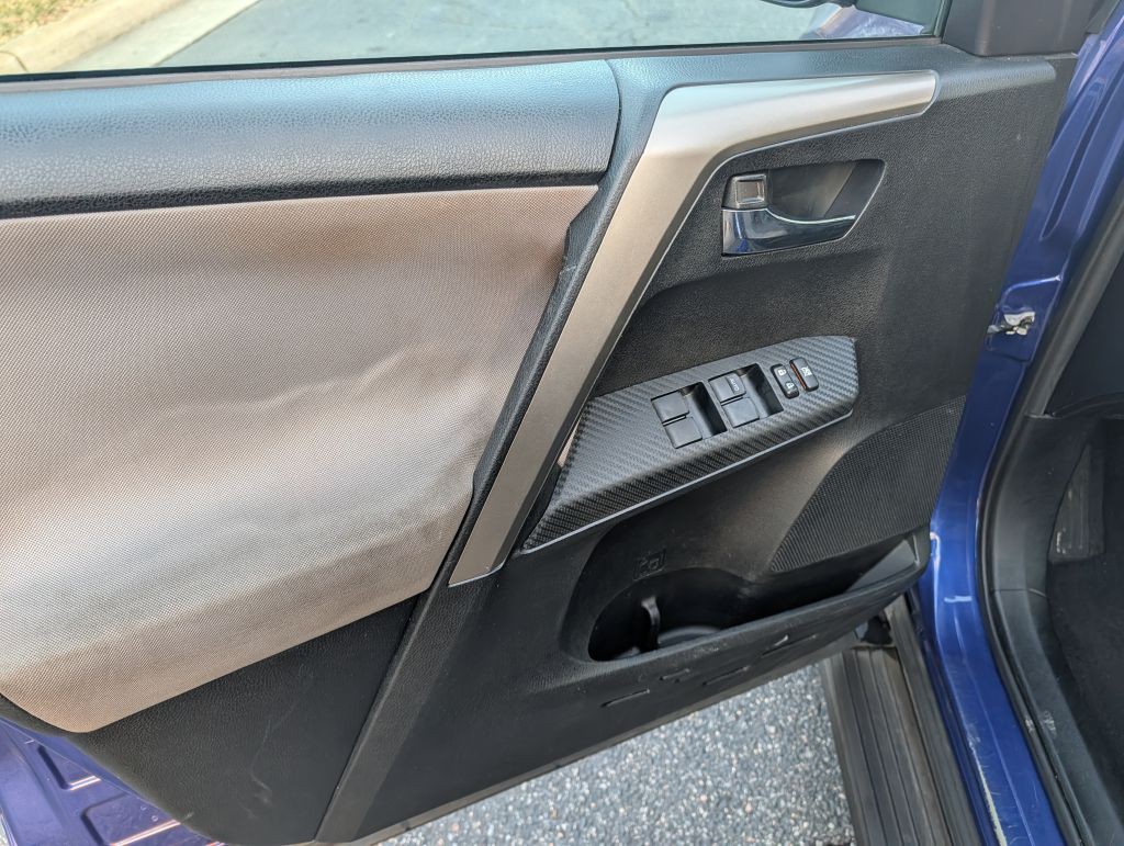 2015 Toyota Rav4 Image 11