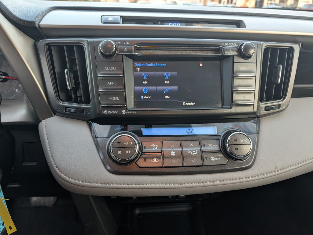 2015 Toyota Rav4 Image 17