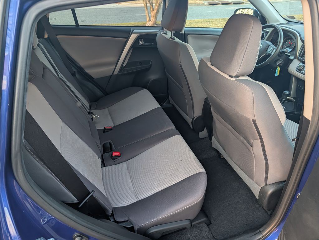 2015 Toyota Rav4 Image 23