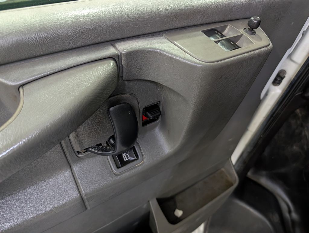 2012 Chevrolet Express Image 10