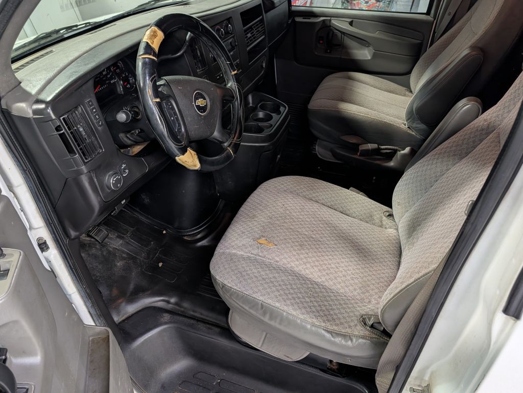 2012 Chevrolet Express Image 11