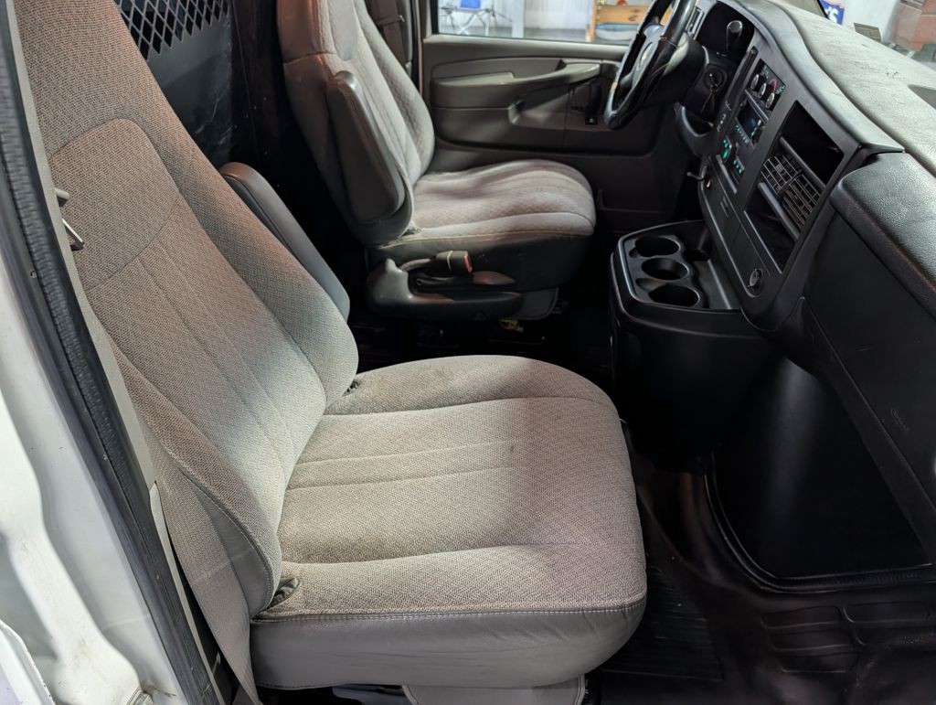 2012 Chevrolet Express Image 16