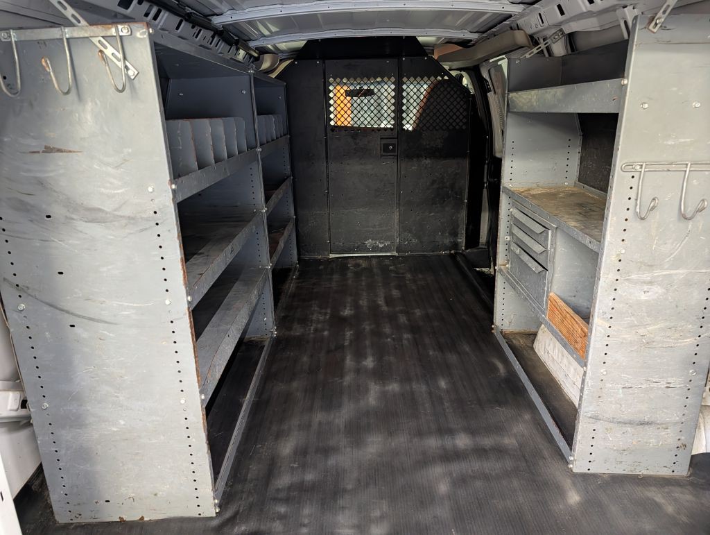 2012 Chevrolet Express Image 18