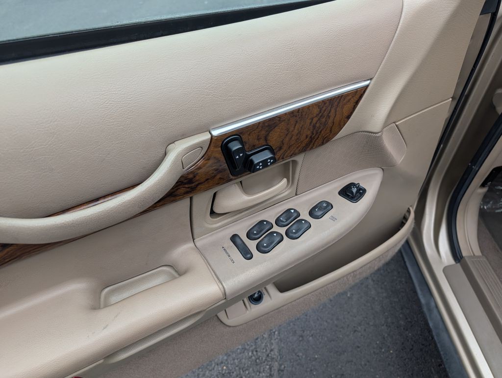 1999 Mercury Grand Marquis Image 9