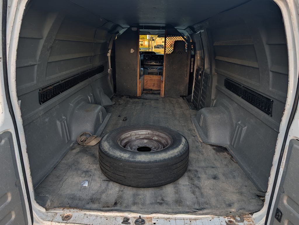 2012 Ford Econoline Image 19