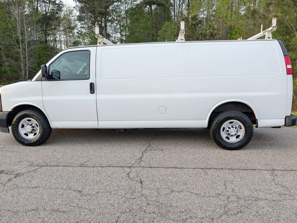 2017 Chevrolet Express Image 2