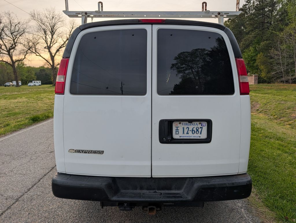 2017 Chevrolet Express Image 4