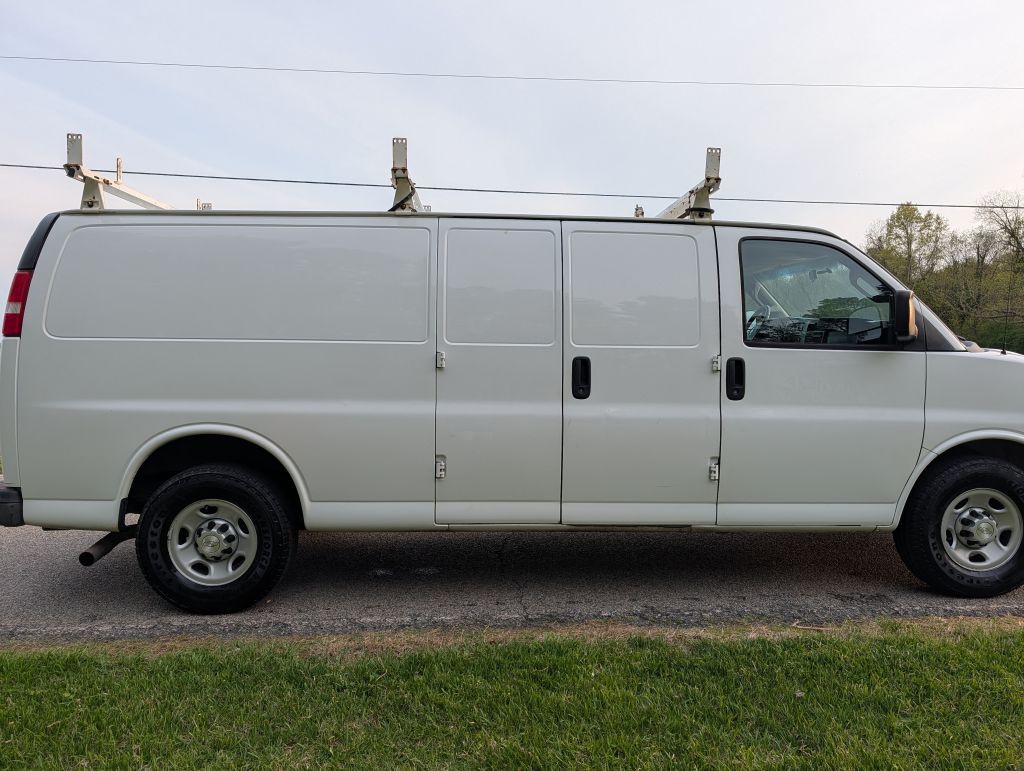 2017 Chevrolet Express Image 6