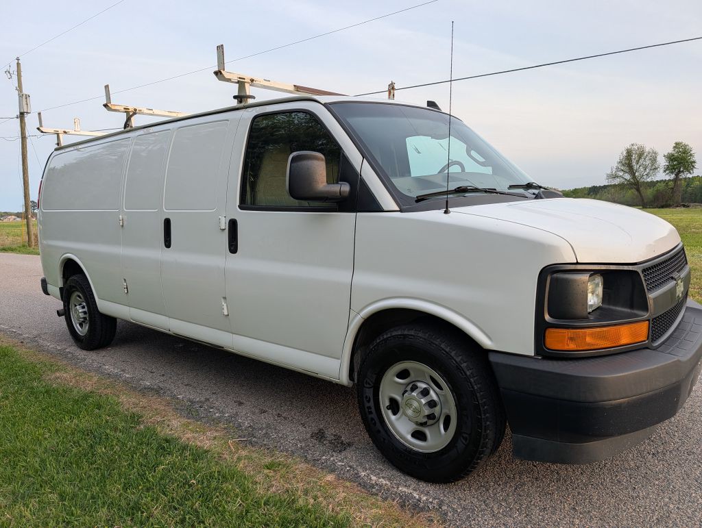 2017 Chevrolet Express Image 7