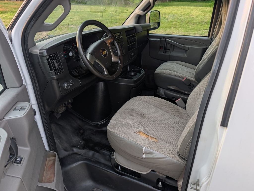 2017 Chevrolet Express Image 11
