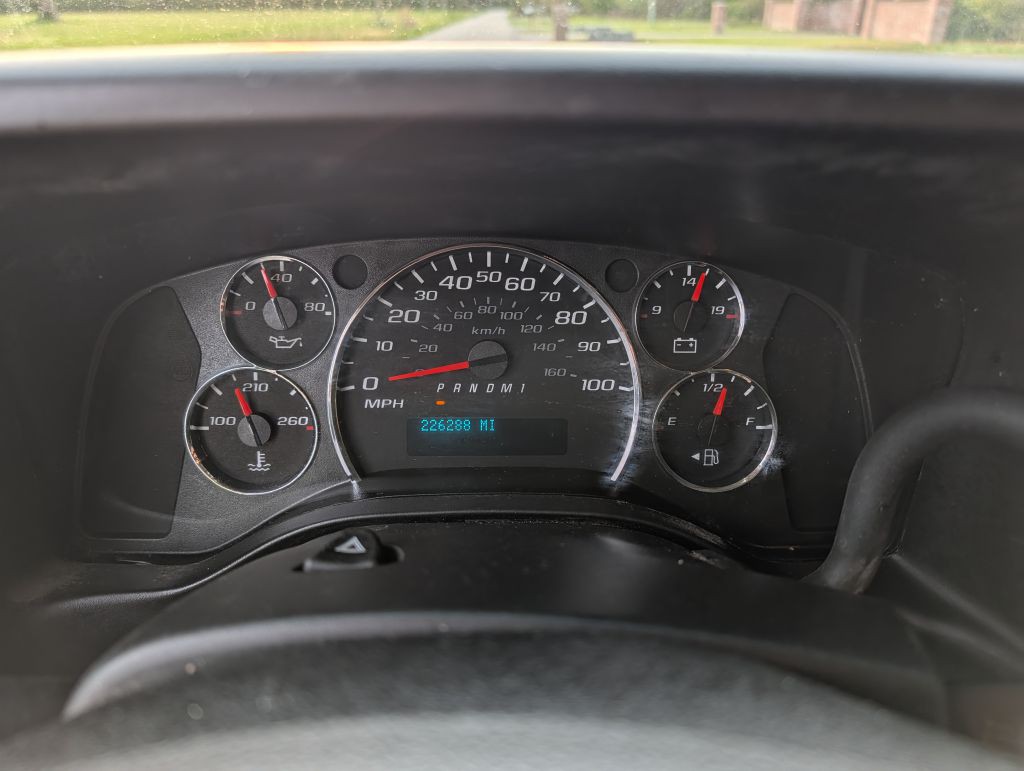 2017 Chevrolet Express Image 12