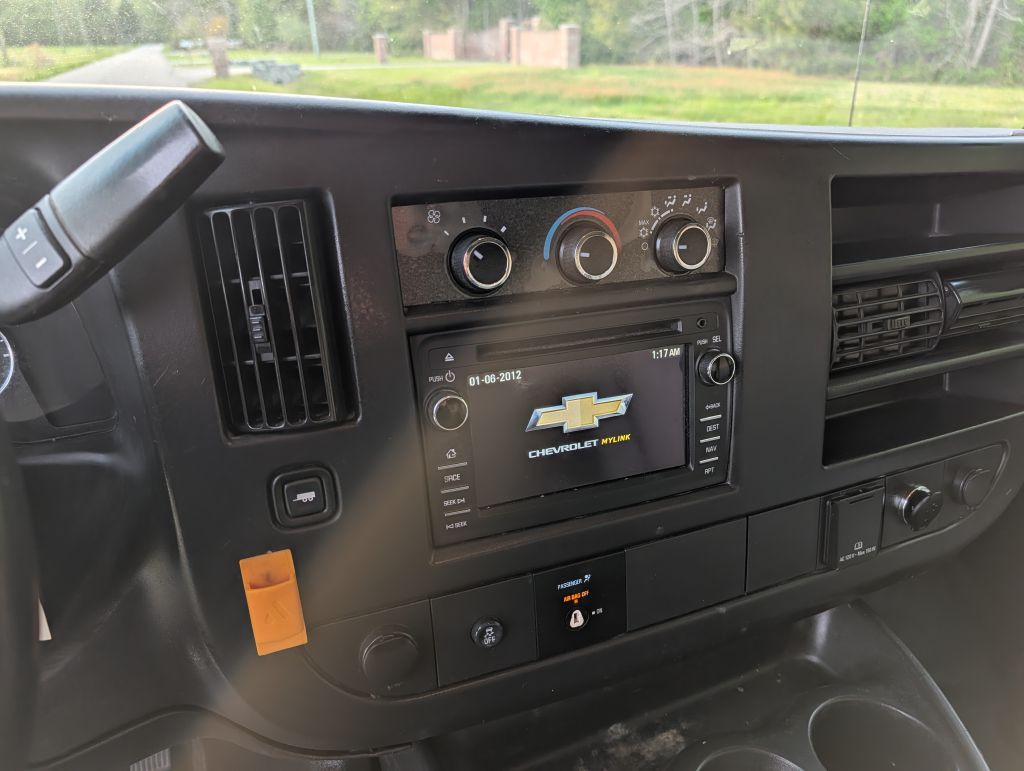 2017 Chevrolet Express Image 14