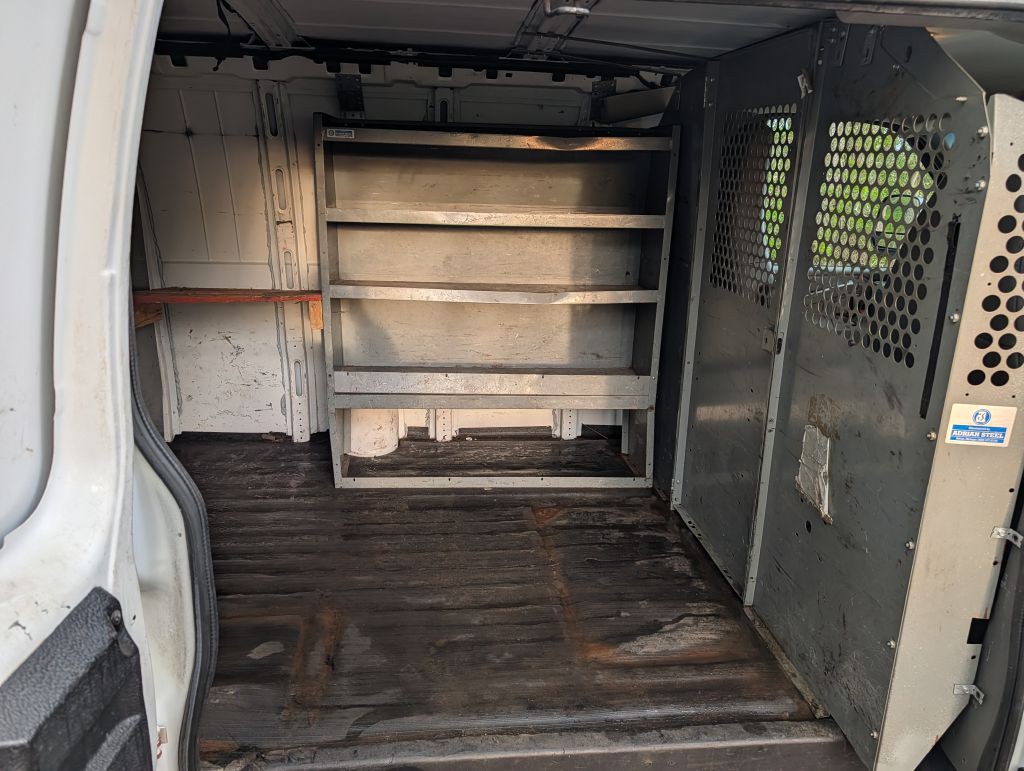 2017 Chevrolet Express Image 17