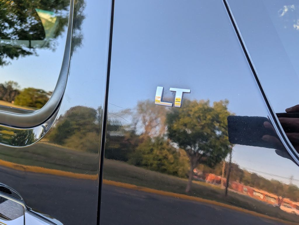 2008 Chevrolet Suburban Image 11