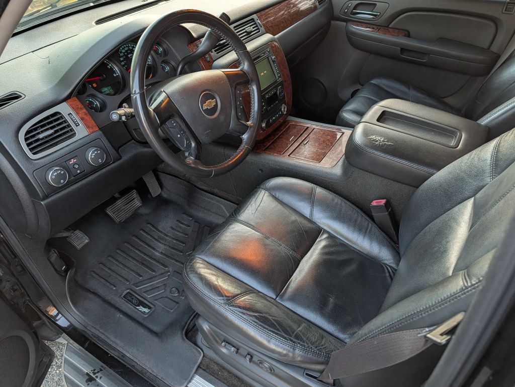 2008 Chevrolet Suburban Image 13
