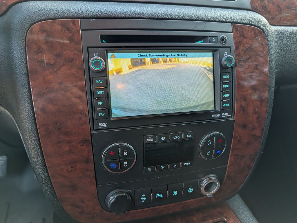 2008 Chevrolet Suburban Image 17