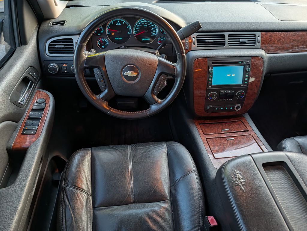 2008 Chevrolet Suburban Image 18