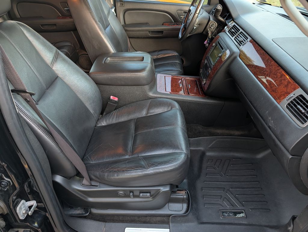 2008 Chevrolet Suburban Image 20