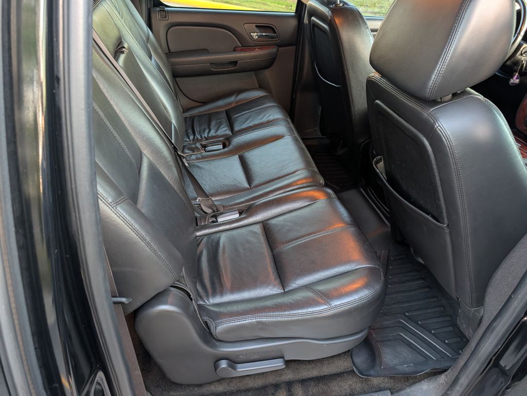 2008 Chevrolet Suburban Image 21
