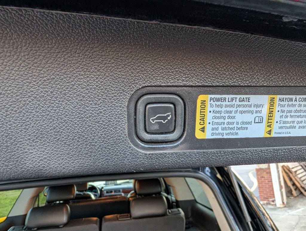 2008 Chevrolet Suburban Image 24