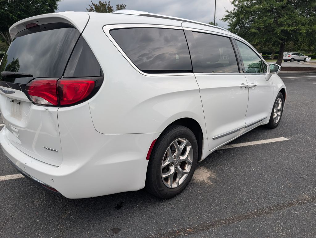 2018 Chrysler Pacifica Image 5
