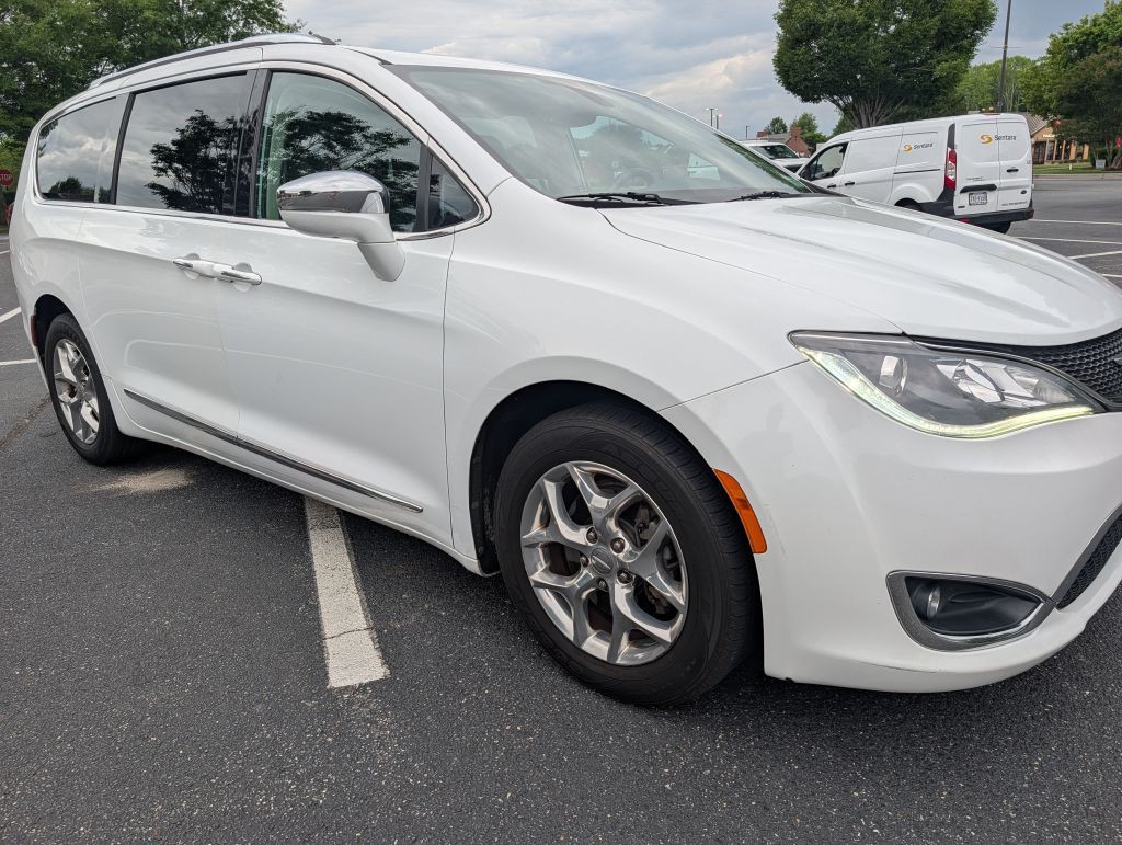 2018 Chrysler Pacifica Image 7