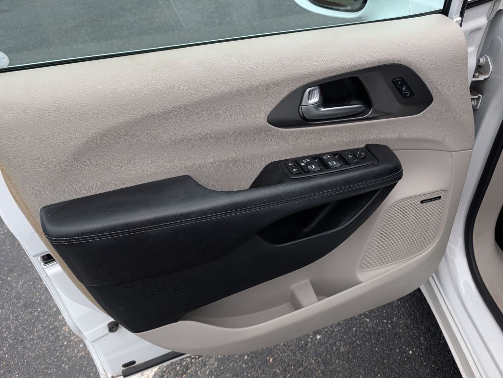 2018 Chrysler Pacifica Image 13