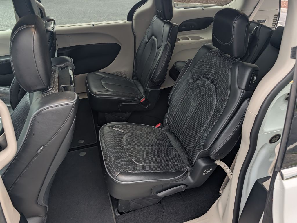 2018 Chrysler Pacifica Image 21