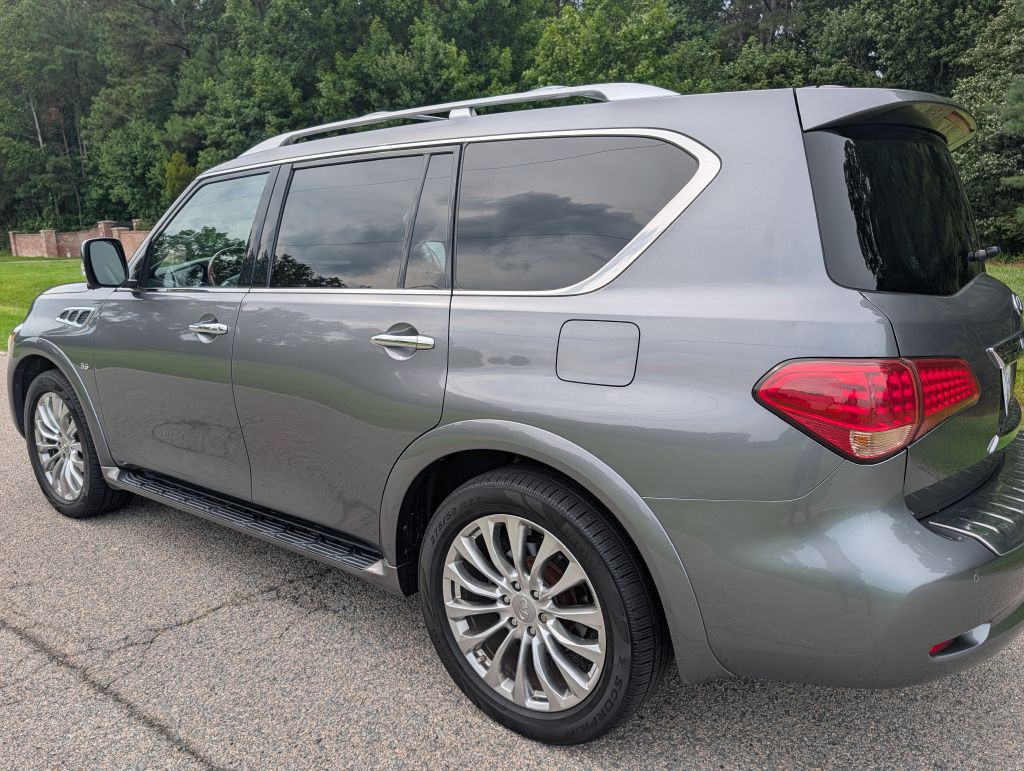 2017 INFINITI QX80 Image 3