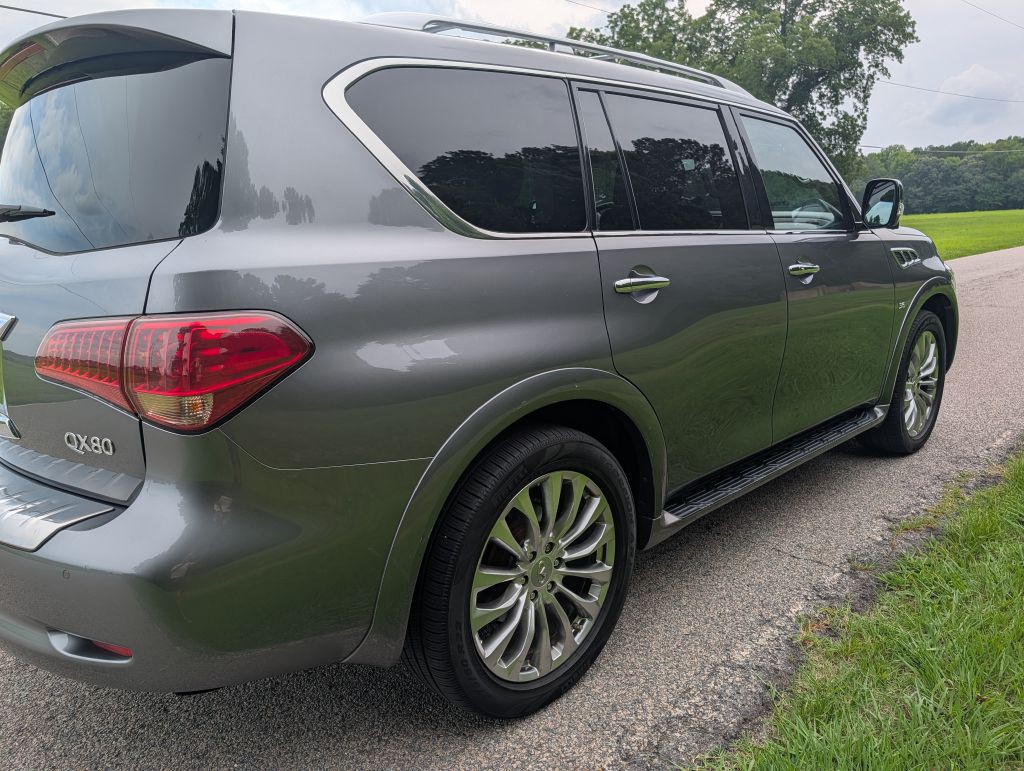 2017 INFINITI QX80 Image 5