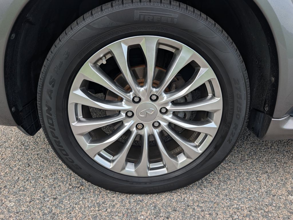2017 INFINITI QX80 Image 9