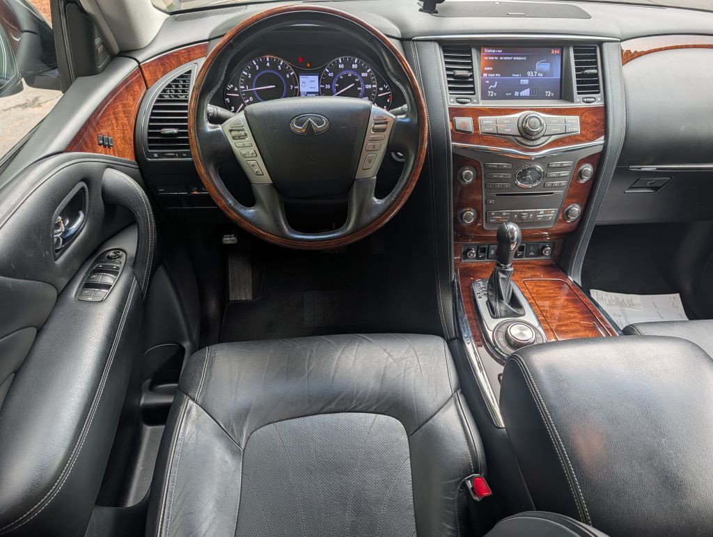2017 INFINITI QX80 Image 16