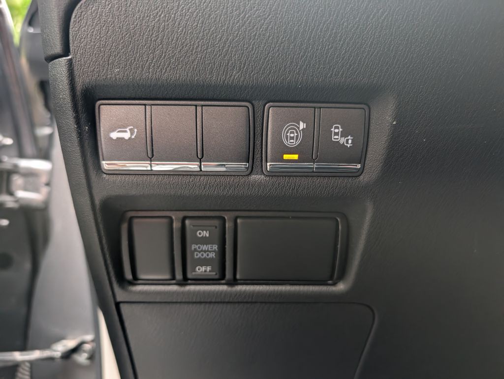 2017 INFINITI QX80 Image 17