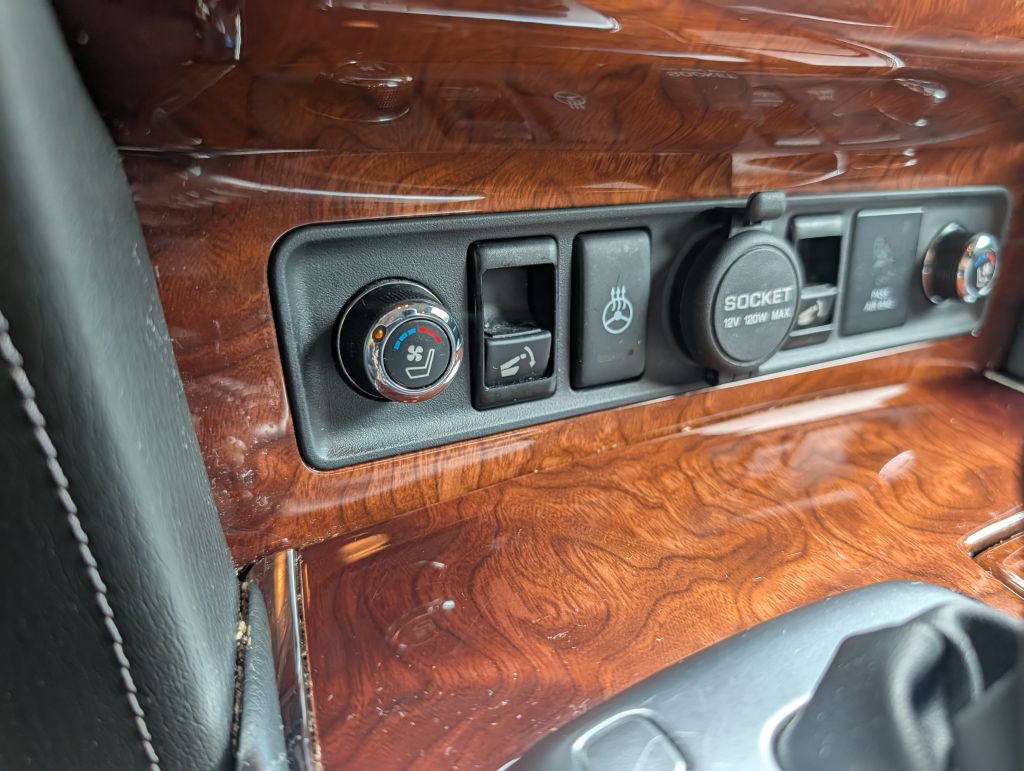 2017 INFINITI QX80 Image 21