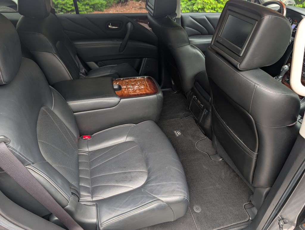 2017 INFINITI QX80 Image 26