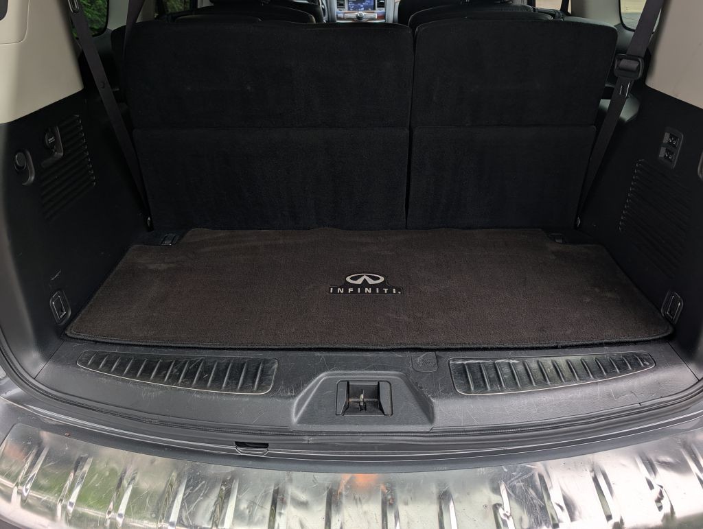 2017 INFINITI QX80 Image 32